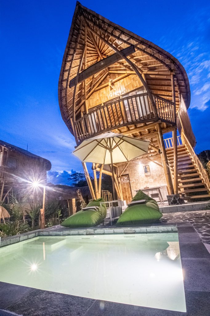 Uma D Mapad Sidemen – Private Pool View